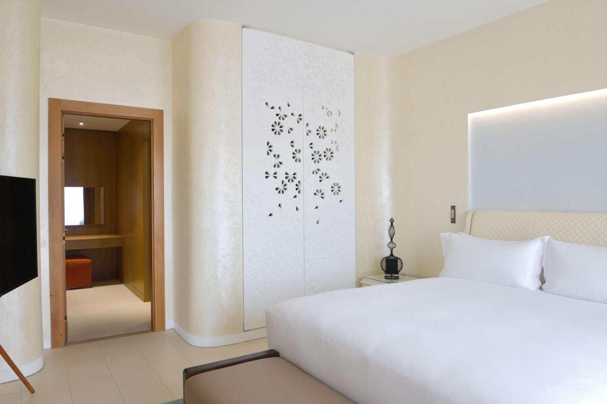 Hilton Bay & Hotel 5*